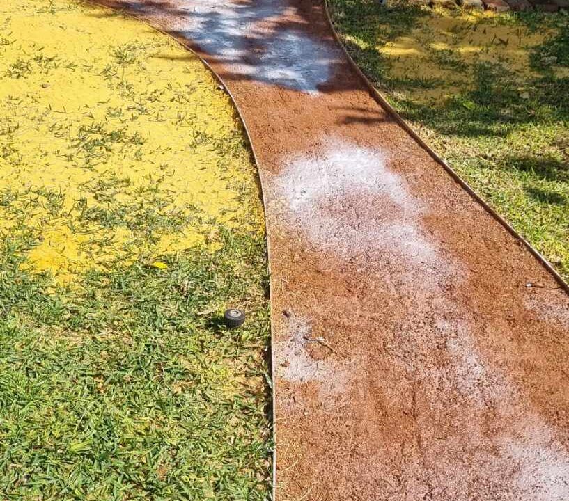 Garden Path stabiliser - Wet Gluon pour on surface treatment pour on surface treatment
